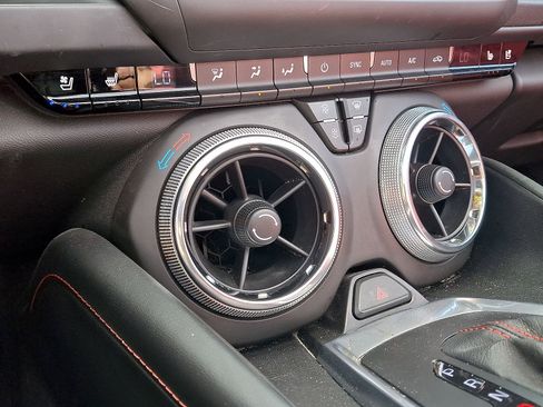 Used 2016 Chevrolet Camaro SS RWD image 19