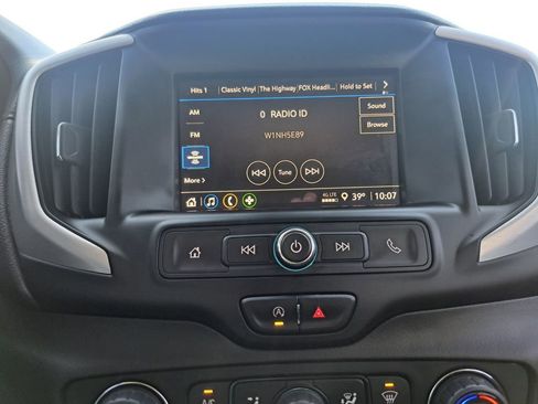 Used 2023 GMC Terrain SLE w/ Driver Convenience Package image 10