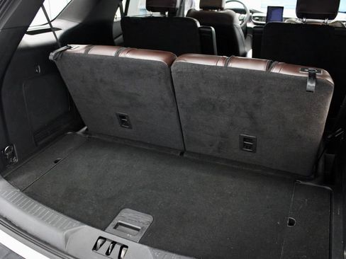 Used 2023 Ford Explorer Platinum w/ Technology Package AWD/4WD image 14