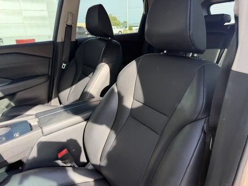 Used 2023 Nissan Rogue SV w/ SV Premium B Package FWD image 17