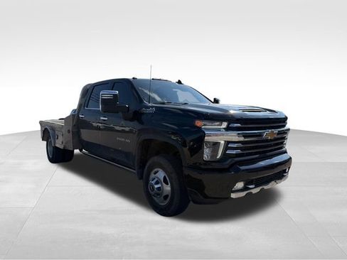 Used 2022 Chevrolet Silverado 3500 High Country AWD/4WD image 3