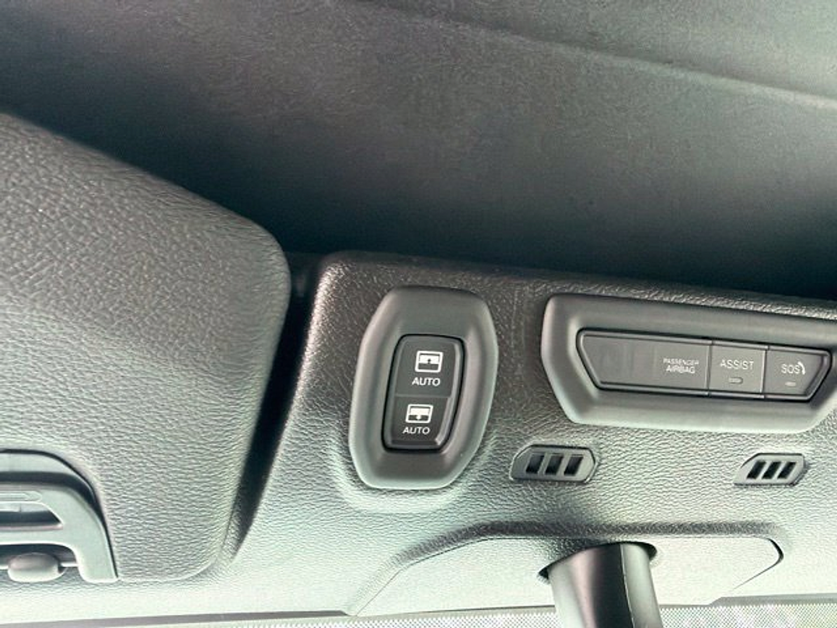 Used 2021 Jeep Wrangler Unlimited Sahara w/ Cold Weather Group AWD/4WD image 16