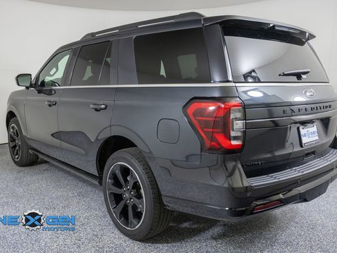 Used 2024 Ford Expedition Limited AWD/4WD image 5