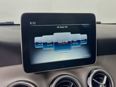 Used 2019 Mercedes-Benz GLA 250 4MATIC image 30