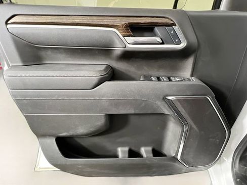 Used 2025 GMC Sierra 1500 Elevation image 31