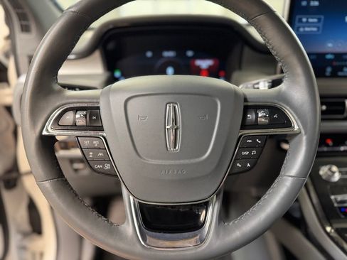 Used 2023 Lincoln Nautilus Reserve AWD/4WD image 35