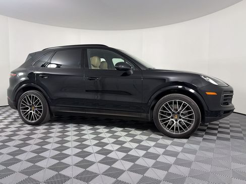 Certified 2023 Porsche Cayenne AWD/4WD image 8