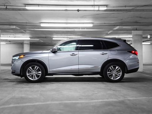 Used 2025 Acura MDX SH-AWD image 13