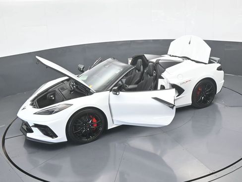 Used 2024 Chevrolet Corvette Stingray Convertible w/ Z51 Performance Package image 60