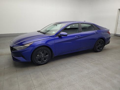 Used 2023 Hyundai Elantra Blue image 2