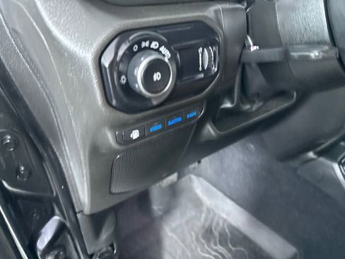Used 2023 Jeep Wrangler Unlimited Sahara w/ Cold Weather Group AWD/4WD image 22
