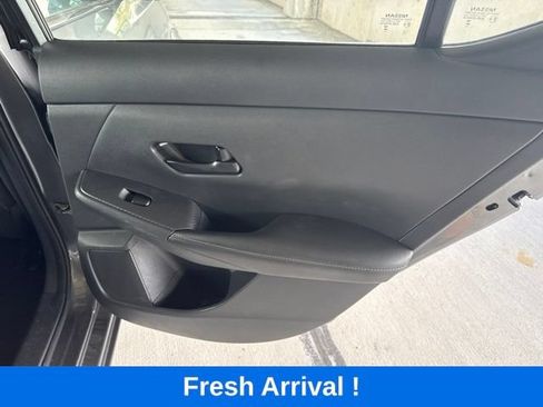 Used 2025 Nissan Sentra SV FWD image 15