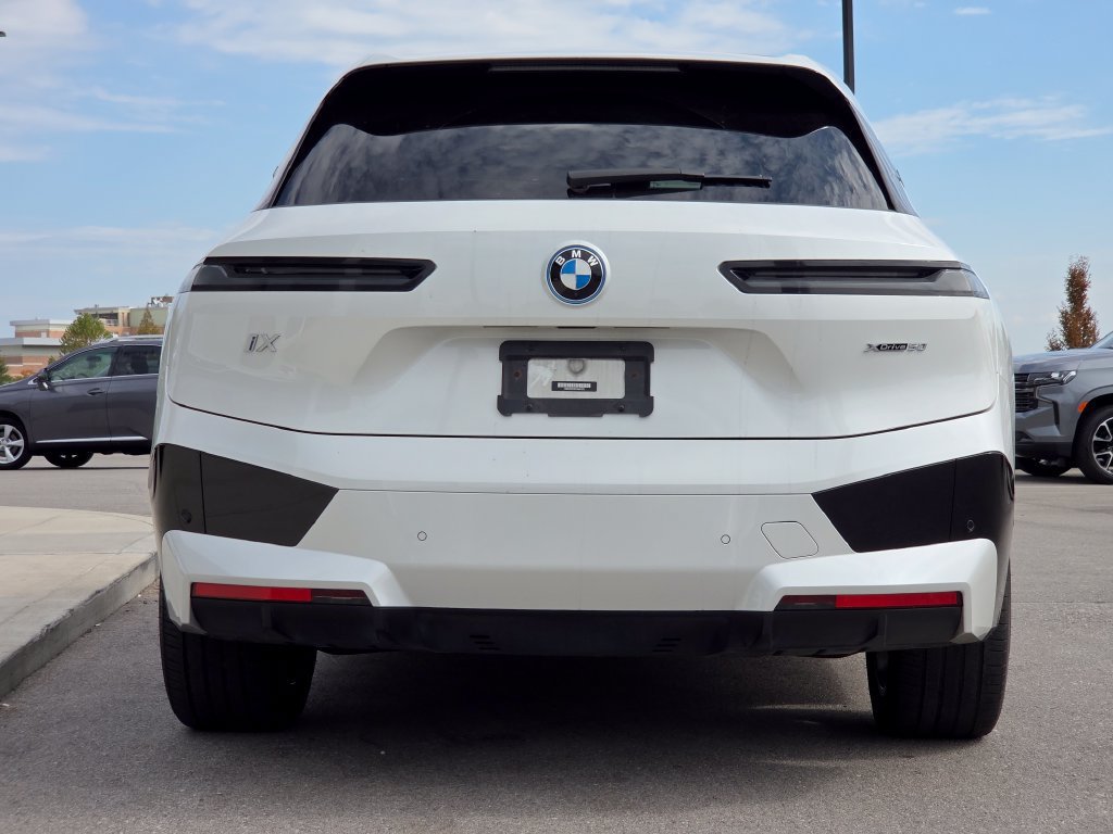 Used 2023 BMW iX xDrive50 w/ Premium Package AWD/4WD image 27