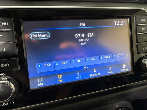 Used 2022 Nissan Versa S FWD image 26