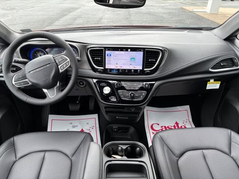 New 2027 Chrysler Pacifica Select AWD/4WD image 15