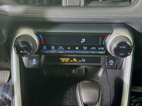 Used 2021 Toyota RAV4 XLE image 23