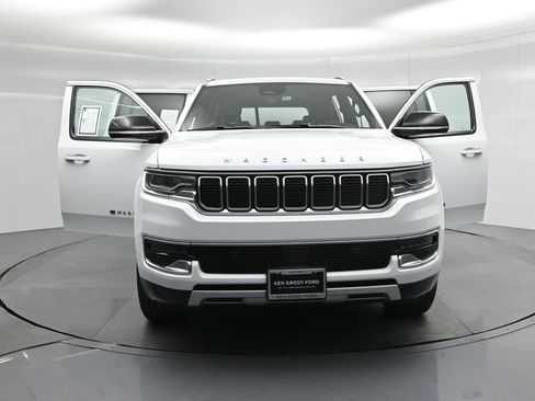 Used 2024 Jeep Wagoneer Series II w/ Flexible Seating Group image 36