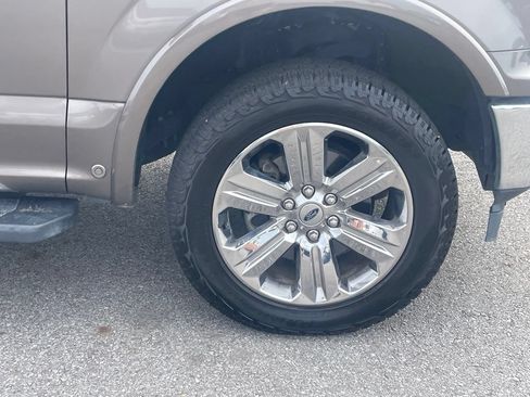 Used 2019 Ford F150 Lariat w/ Equipment Group 502A Luxury AWD/4WD image 32