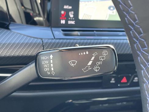 Used 2024 Volkswagen Golf R 2.0T (DSG) image 13