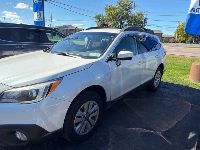 Used 2017 Subaru Outback 2.5i Premium AWD/4WD image 4