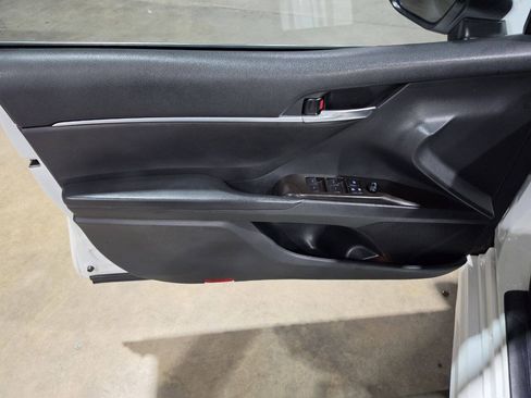 Used 2021 Toyota Camry SE FWD image 24