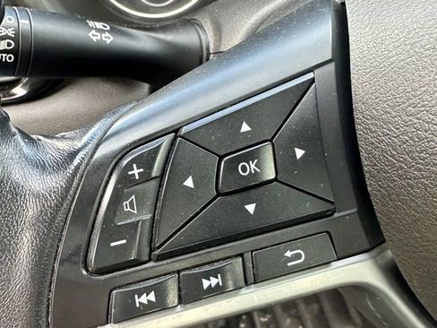 Used 2020 Nissan Sentra SV image 16