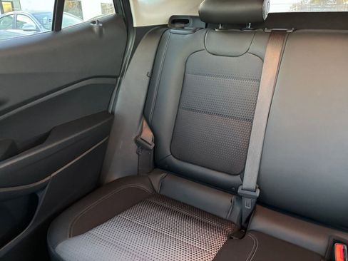 Used 2025 Chevrolet Trax LT image 37