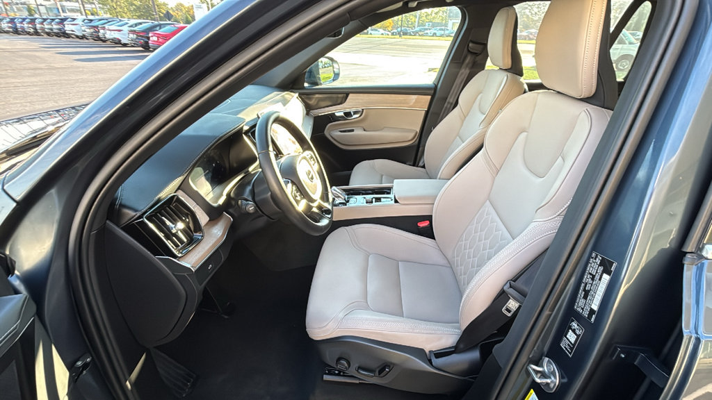Certified 2026 Volvo XC90 B6 Plus AWD/4WD image 25