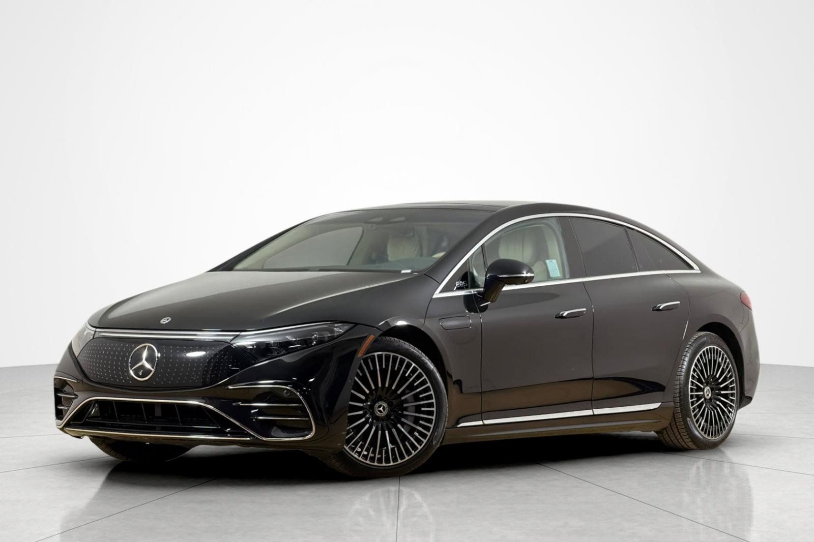 Used 2022 Mercedes-Benz EQS 580 4MATIC Sedan w/ Pinnacle Trim Package image 1