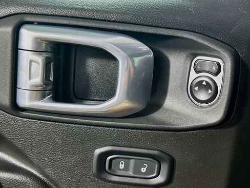 Used 2024 Jeep Wrangler Unlimited Sport AWD/4WD image 16