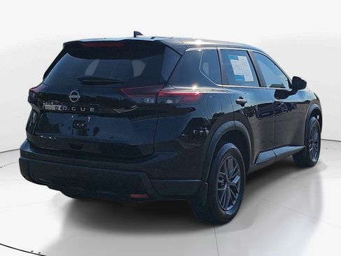 Used 2025 Nissan Rogue S FWD image 4