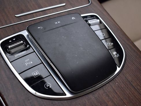 Used 2022 Mercedes-Benz GLC 300 4MATIC image 23