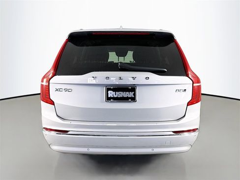 Certified 2025 Volvo XC90 B5 Core image 6