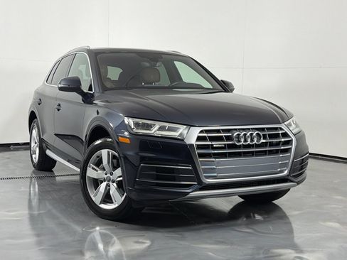 Used 2018 Audi Q5 2.0T Premium Plus w/ Premium Plus Package AWD/4WD image 2