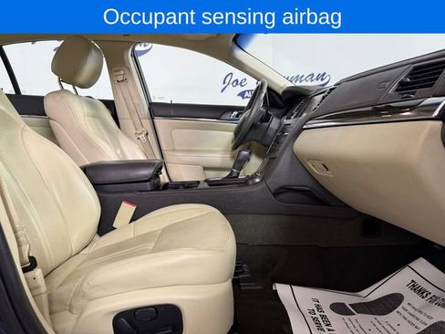 Used 2014 Lincoln MKS FWD image 18