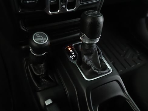 Used 2021 Jeep Wrangler Unlimited Sport image 14