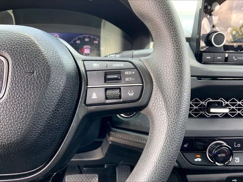 Used 2025 Honda Accord SE image 24