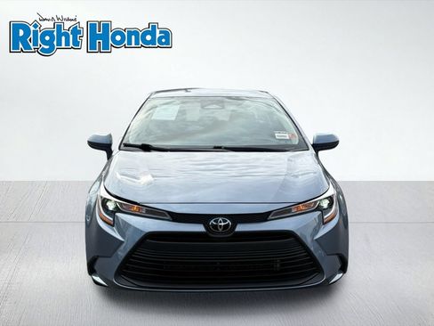 Used 2025 Toyota Corolla LE FWD image 10