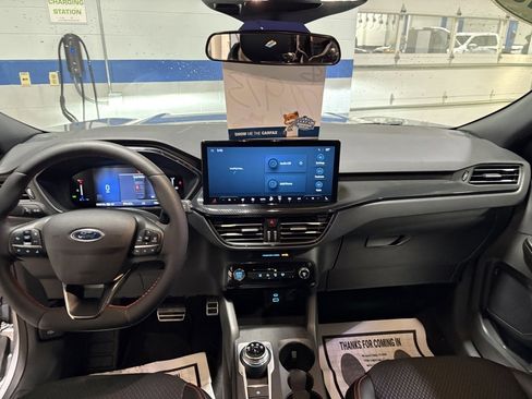 Used 2023 Ford Escape ST-Line w/ Tech Pack #1 image 9