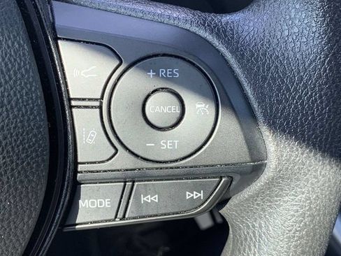 Certified 2025 Toyota RAV4 LE FWD image 28