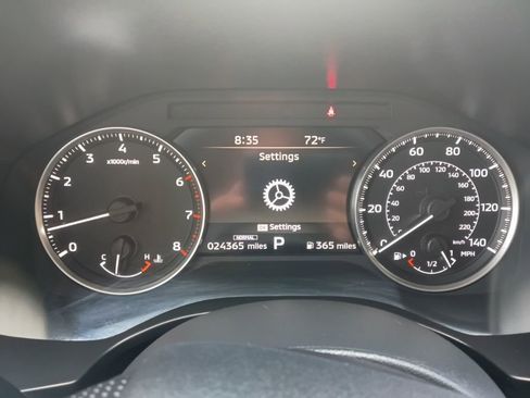 Used 2025 Mitsubishi Outlander AWD image 2