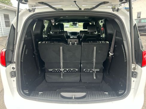Used 2026 Chrysler Voyager LX FWD image 24