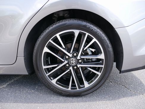 Used 2025 Toyota Camry XLE image 13