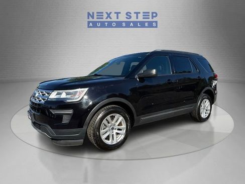 Used 2019 Ford Explorer XLT w/ Class III Trailer Tow Package AWD/4WD image 3