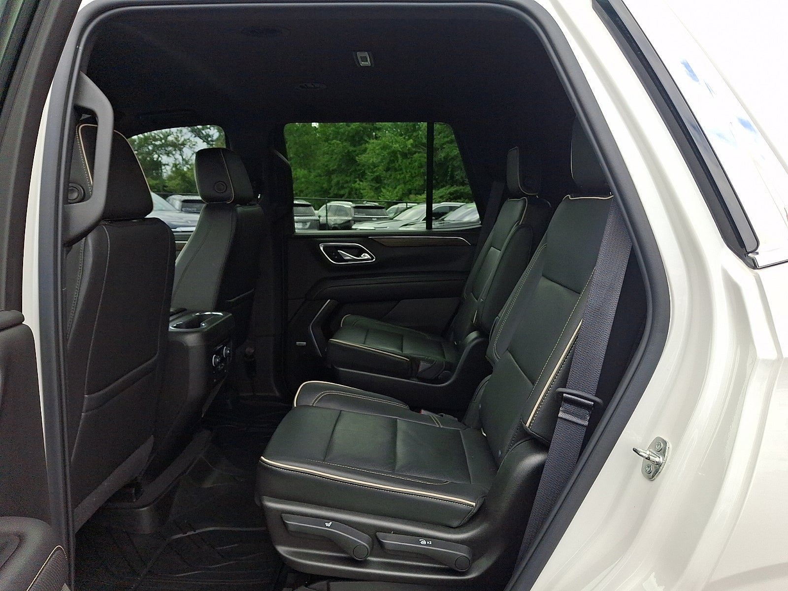 Used 2021 Chevrolet Tahoe Premier AWD/4WD image 10
