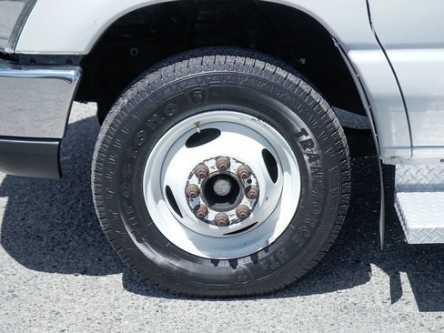 Used 2013 Ford E-450 and Econoline 450 Super Duty w/ Shuttle Bus Prep Pkg RWD image 41