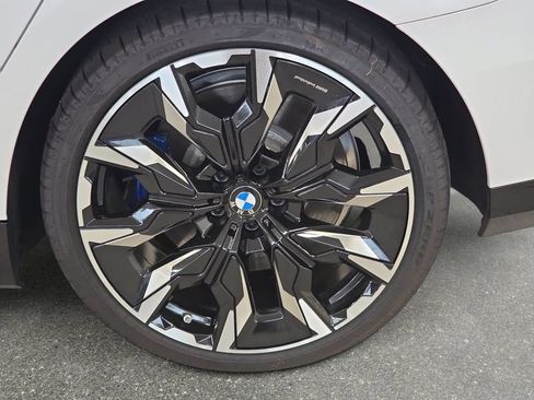 New 2027 BMW 550e xDrive AWD/4WD image 15