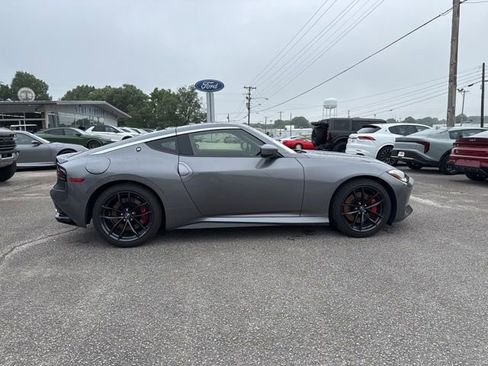 Used 2024 Nissan Z Performance w/ Floor Mat Package RWD image 14
