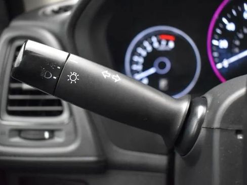 Used 2017 Honda HR-V LX image 26