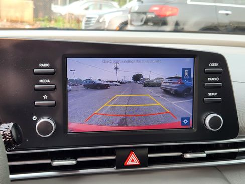 Used 2022 Hyundai Elantra SEL FWD image 23